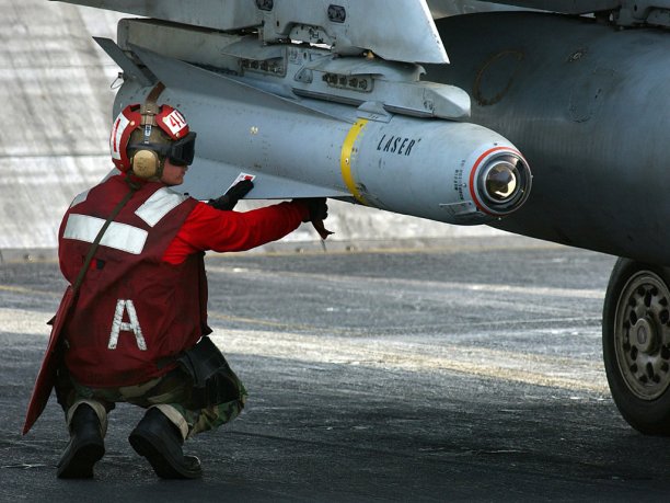 agm-65-on-f-18.jpg