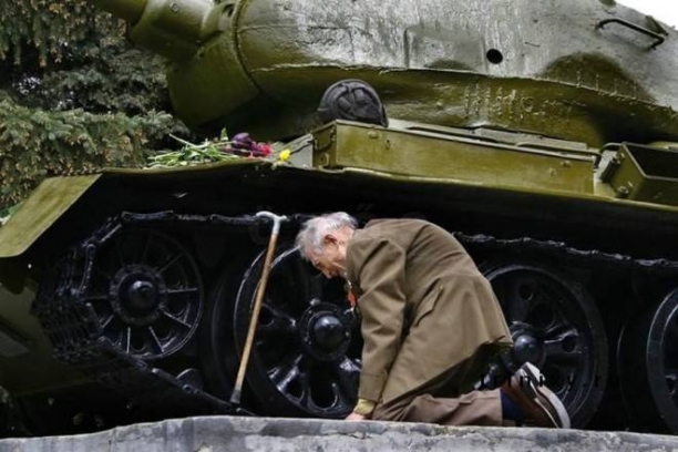 The Old Vet And His Tank